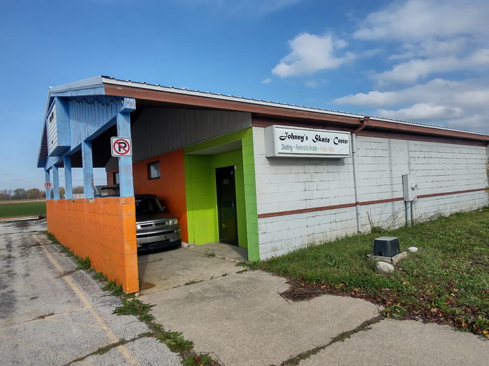 Johhnys Skate Center (Johnnys Bandstand, Johnnys Entertainment) - Photo From Richard Liebermann On Facebook